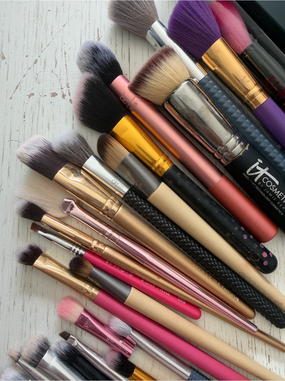 29-Piece Makeup Brush Bundle | IT Cosmetics, Real Techniques, EcoTools & More 🤍